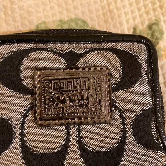 Poppy Coach Wristlet - Picture 6 of 6